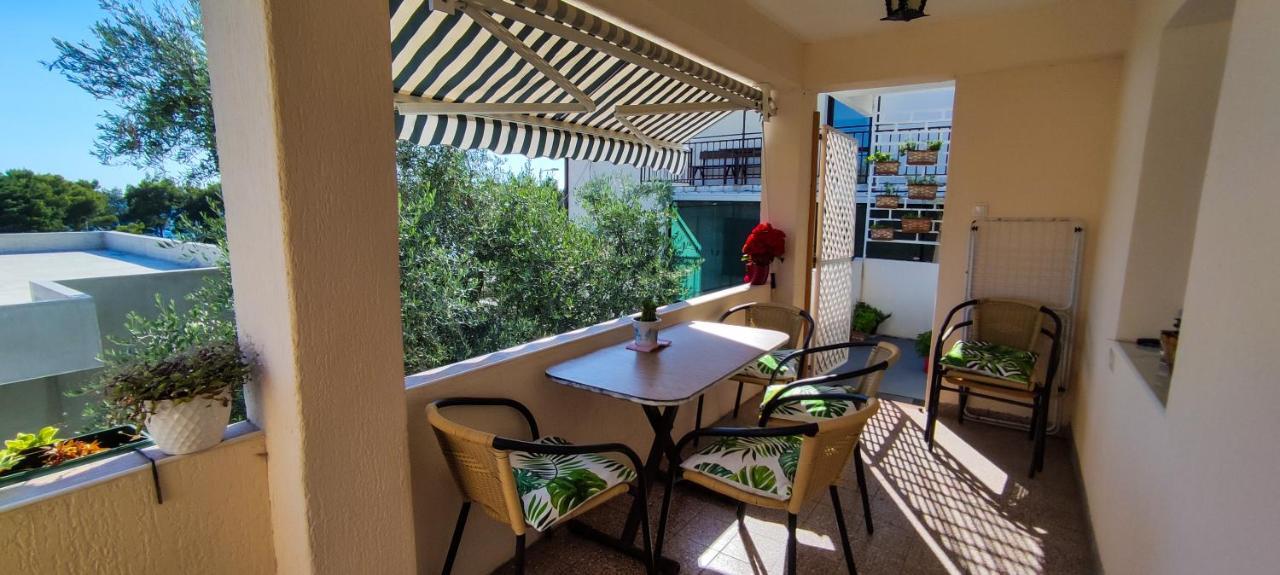 Olav Holiday Apartments Bar Extérieur photo
